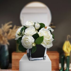 White Vibrant Roses